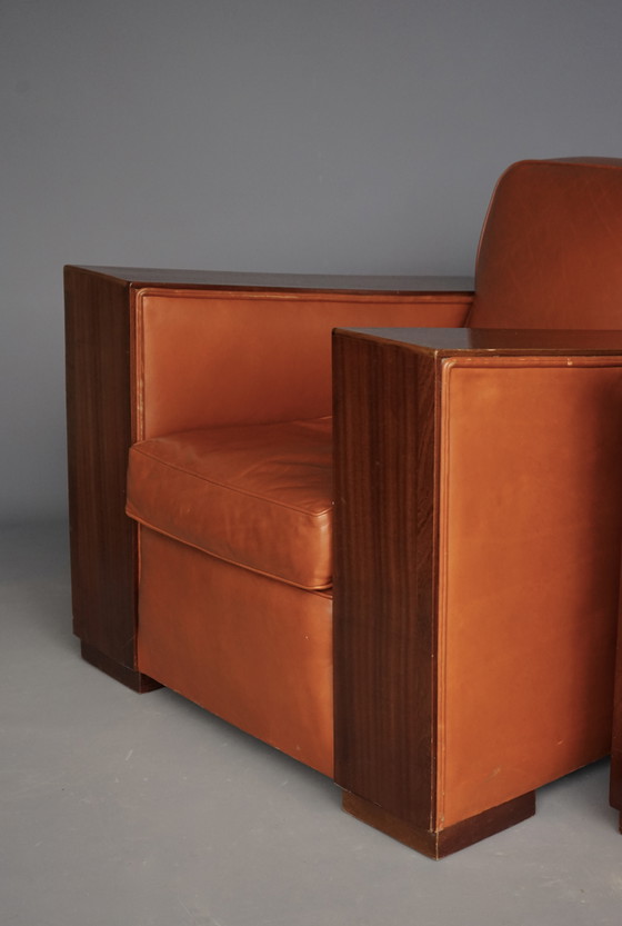 Image 1 of Indrukwekkend paar Art Deco leren fauteuils. 1940s.