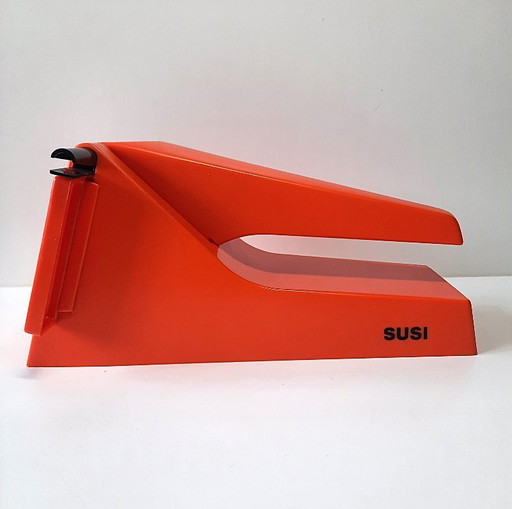Coupe-frites SUSI orange iconique des années 70, style futuriste – Fabrication suisse, design vintage
