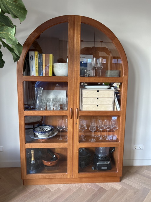 Mobiletto rotondo Dyrlund dal design danese