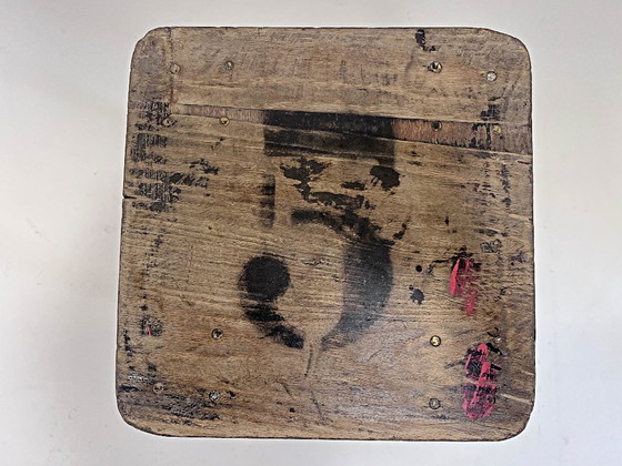'Five' Belgischer Hocker, Sitz aus Schichtsperrholz mit Schablonierter Ziffer, Stahlgestell, Unikat – Wood (photo 3 of 12)
