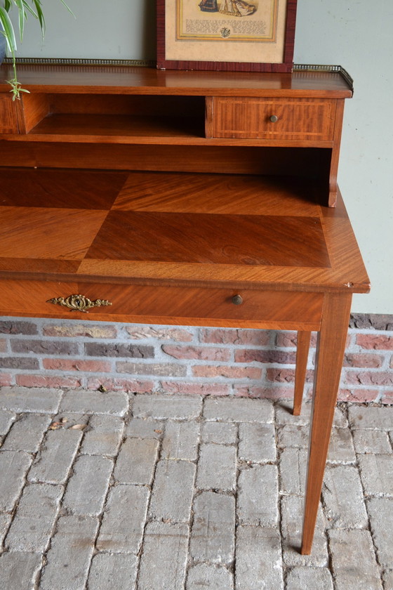 Image 1 of Antiker Nussbaum Holzschreibtisch, Schreibtisch, Pult