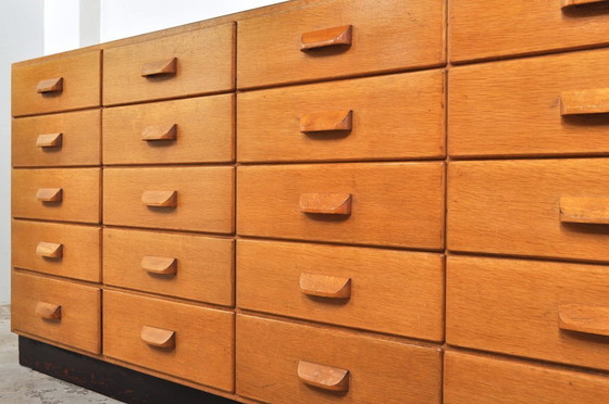 Image 1 of Vintage shop display case / counter in oak, 1930s