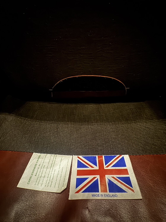 Image 1 of Chesterfield Queen Anne Sessel mit hoher Rückenlehne, extra breiter antiker Sessel aus herbstbraunem Leder