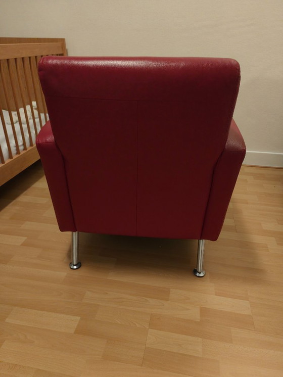 Image 1 of Poltrona di design realizzata interamente in pelle rossa