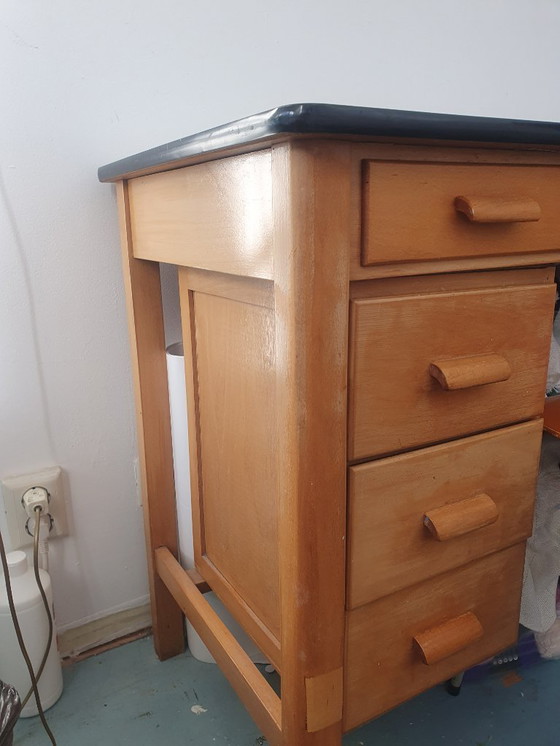 Image 1 of Bureau en Formica avec tiroirs et fonction dépliable