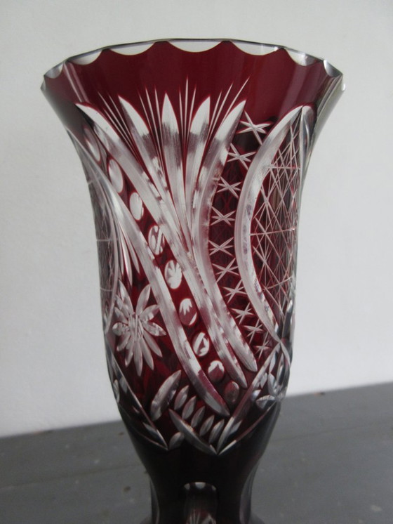 Image 1 of Jarrón antiguo de cristal rojo rubí de Bohemia