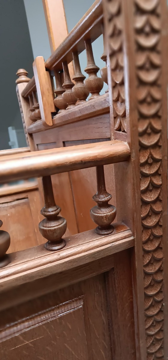 Image 1 of Cradle oak