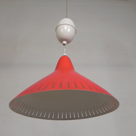 Image 1 of Lampada a sospensione Hala di H. Busquet con paralume rosso e sistema di carica manuale, anni '50.
