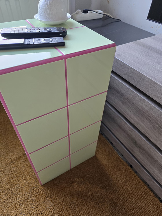 Image 1 of Mesa de azulejos 30x30x60H Verde y Rosa