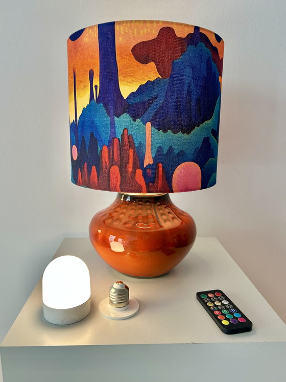 Image 1 of Lampe de table de style futuriste, fabriquée à partir d'un vase vintage recyclé.