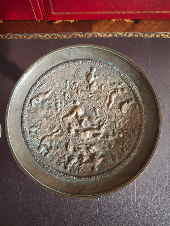 Image 1 of Paar Bronzebecher des Zweiten Kaiserreichs im antiken Stil: Der Triumph der Tugend und Neptun und Amphitrite