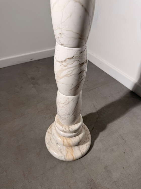 Columna de pedestal de mármol antiguo – Mesas auxiliares (photo 2 of 4)