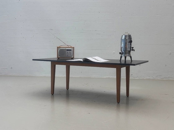 Table de salle à manger moderne de style mid-century, structure en frêne noir et bois (photo 2 of 12)