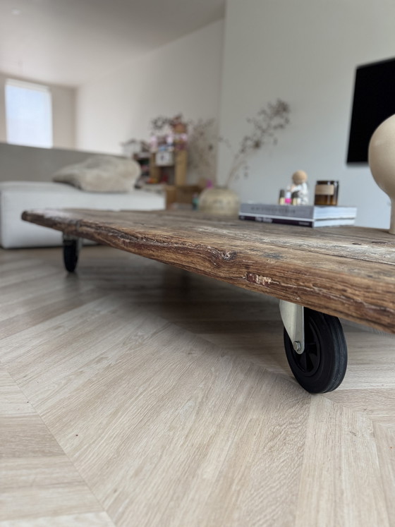 Jahrhundertealter Templer Couchtisch – Couchtische, Wood, Metal (photo 3 of 5)