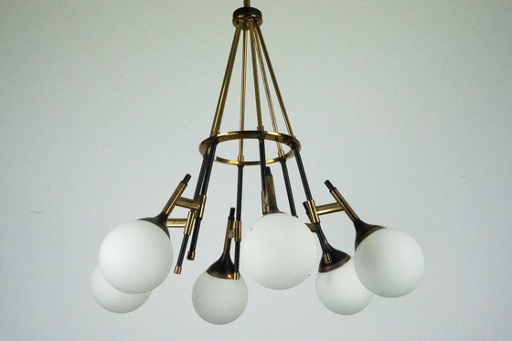 Image 1 of Rara lámpara Stilnovo de los años 50 con globos de cristal opalino. Italia