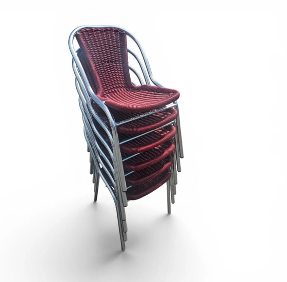 6 x sedia rossa in alluminio per interni/esterni con intreccio sintetico (effetto rattan) anni '80 (photo 5 of 20)