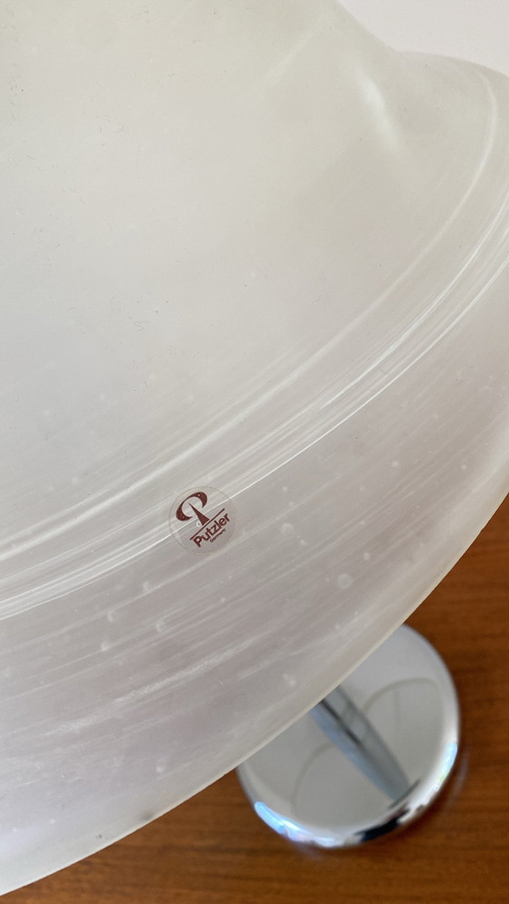 Image 1 of Peill & Putzler tafellamp met glazen kap en chromen poot