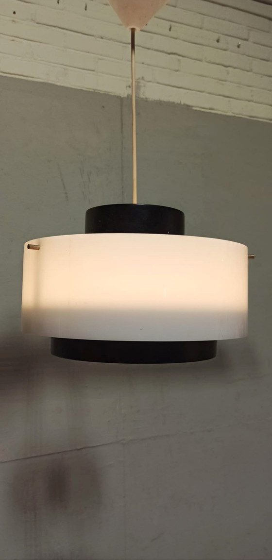 Image 1 of Lampada a sospensione moderna di metà secolo in bianco e nero