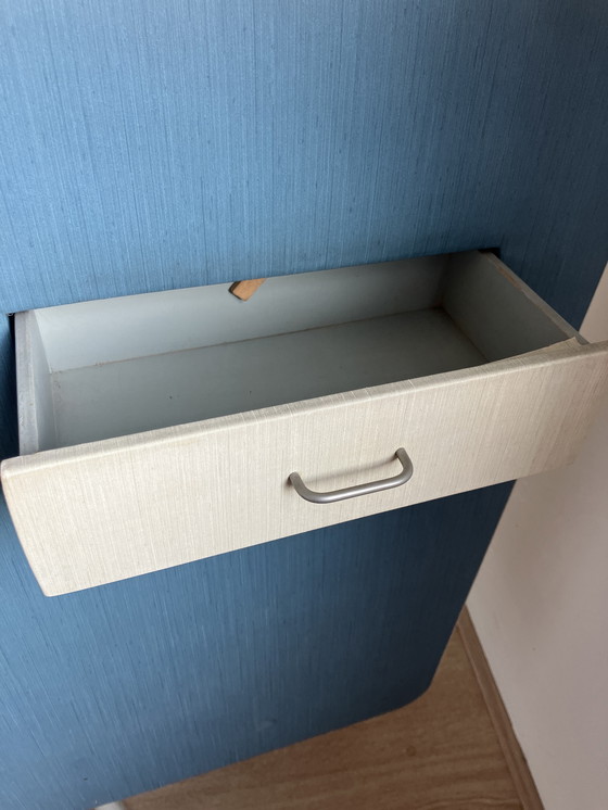 Image 1 of Rawi, jaren 50 bed achterwand met lades lampje en schapjes