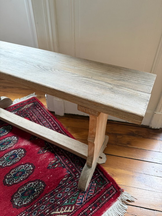 Image 1 of Banco de la vieja escuela hecho de madera cruda