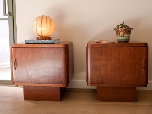 Pair of Art Deco Nightstands ‘Emma’ – Mahogany – Ca. 1935–1940 – nachtkastjes, Wood