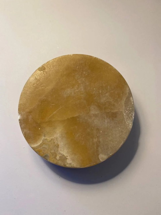 Honingkleurige onyx asbak – Geslepen en gepolijst natuursteen – Vintage vakmanschap – Decoratieve objecten (photo 3 of 4)