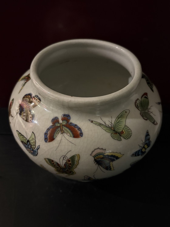Chinese 100 Butterflies Vase Hand-Painted – Asian vases from holland, Porcelain (photo 4 of 8)