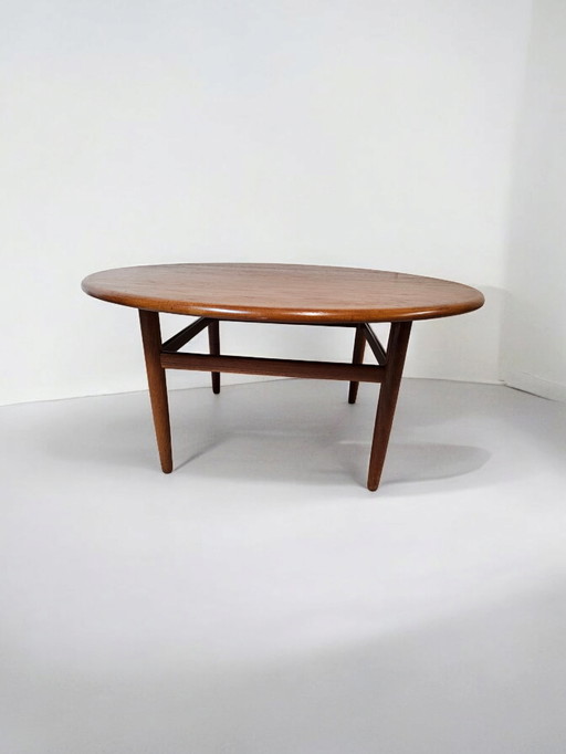 Danish Mid - Century round teak coffee table sofa table Nils Bach Made in Denmark