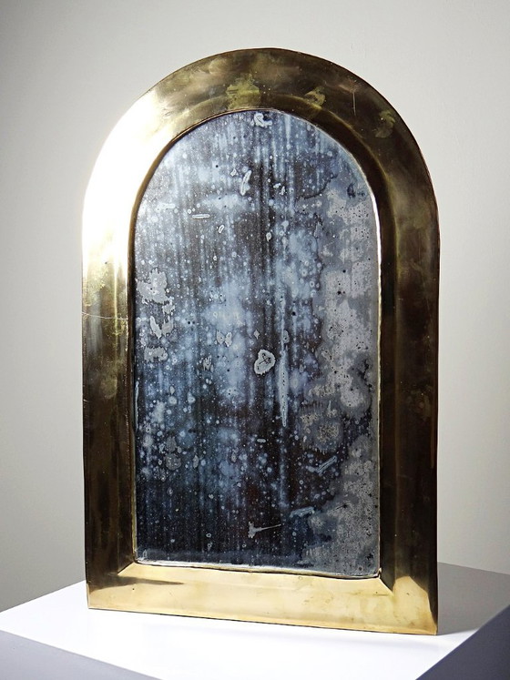 Image 1 of Grande specchio da parete vintage marocchino, realizzato a mano tra gli anni '50 e '70, con arco in ottone massiccio.