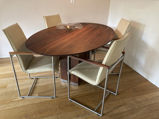 Eethoek van Hans Daalder, ovale tafel Art + 4 stoelen 
