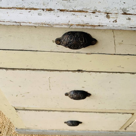 Image 1 of Dressoir / Ambachtelijk meubilair