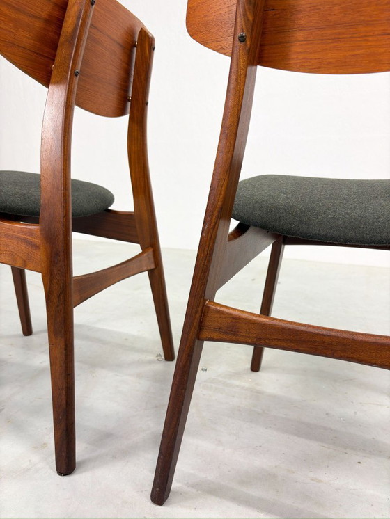 Image 1 of Set of Mid-Century Dining Chairs in Danish Design