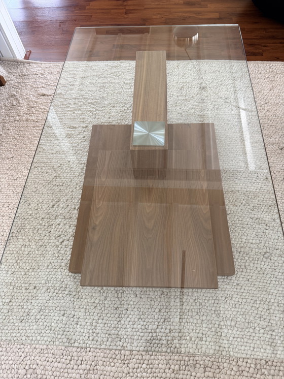 Image 1 of Moderne design salontafel noten met glasplaat 