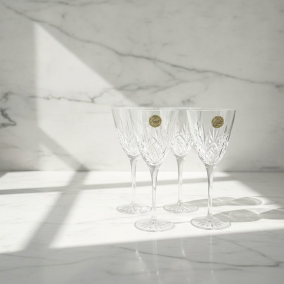 Image 1 of Elegante set di 4 calici da vino in cristallo Cristal d'Arques William con un motivo scintillante a taglio di diamante.