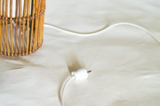 Image 1 of Lampadaire en rotin du milieu du siècle, dans le style de Louis Sognot, années 1960 Support pour plantes fait main en bambou nat