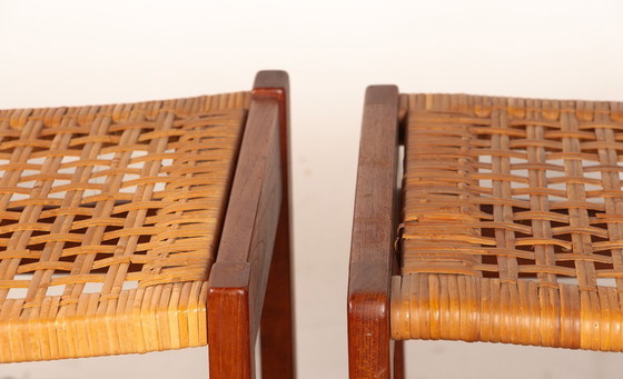 Image 1 of Coppia di sgabelli danesi in teak e paglia di Peter Hvidt, 1960.