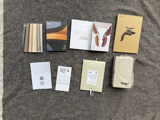 Image 1 of Poltrona lounge Vitra Eames XL + poggiapiedi, in pregiata pelle nera e palissandro Santos. NUOVA!!