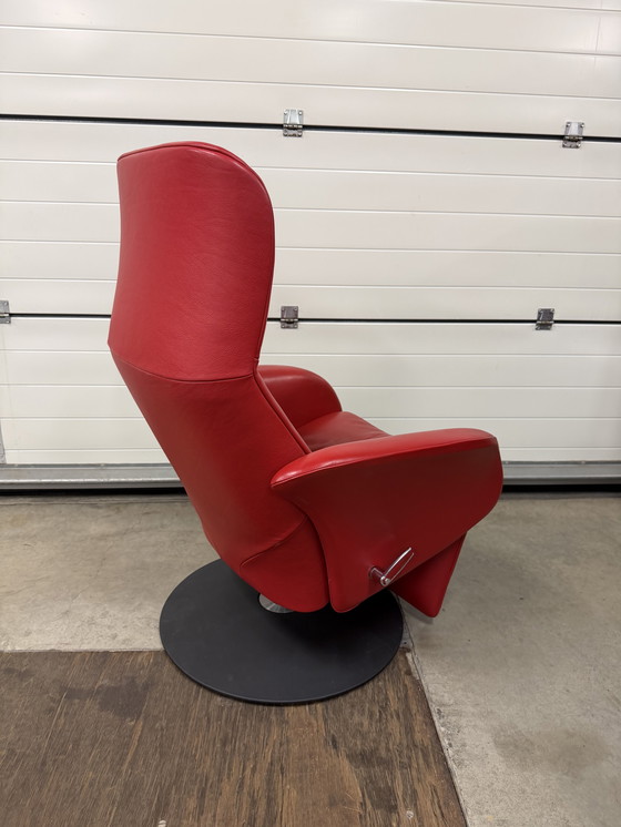 Image 1 of Poltrona reclinabile Jori Symphony Konia in pelle rossa, taglia Mini, modello Mono-move, recentissima.