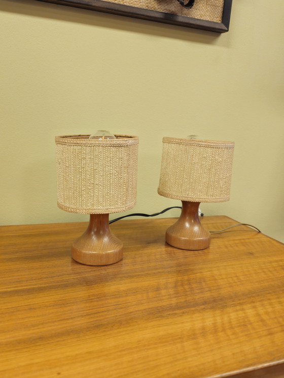 Image 1 of Due lampade da comodino in legno vintage, lampade da tavolo, lampade, luci