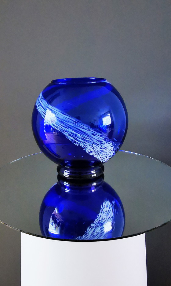 Image 1 of Vaas in bolvorm met voet, jaren 70