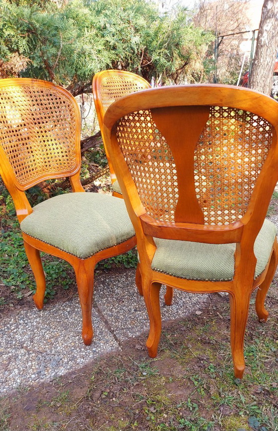 Image 1 of Set van 6 vintage stoelen in Franse stijl met rieten rugleuning – gerestaureerd