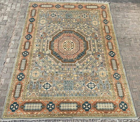 Image 1 of Handgeknoopt wollen vloerkleed van 245x305 cm met geometrisch medaillonpatroon. Handgemaakt tapijt voor de woonkamer.