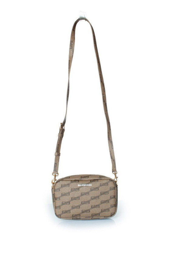 Image 1 of Borsa a tracolla Balenciaga, modello monogramma BB, colore beige.