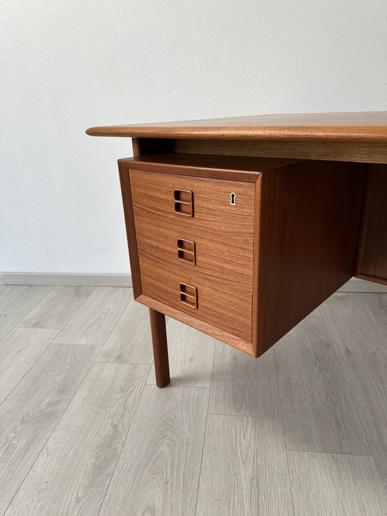 Image 1 of Bureau danois en teck by Arne Vodder, années 1960