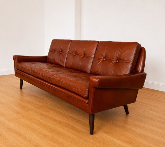 SVEND SKIPPER 3 PERSON SOFA IN CHESTNUT BROWN LEATHER 1960,s – 3-5 seaters (photo 4 of 9)