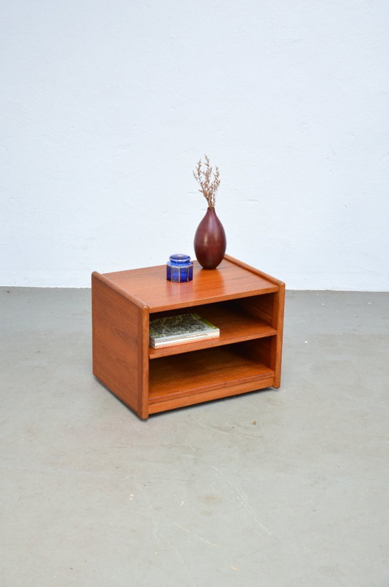 Image 1 of Tavolino audio vintage in teak, tavolino HiFi, tavolino laterale con ruote, anni '70