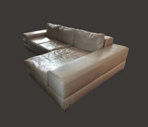 Chaise en cuir de veau intacte