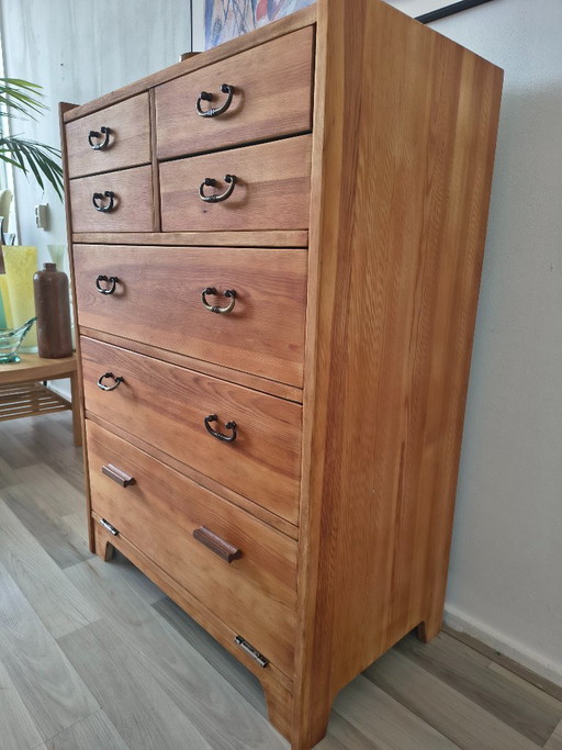 Pine chest of drawers