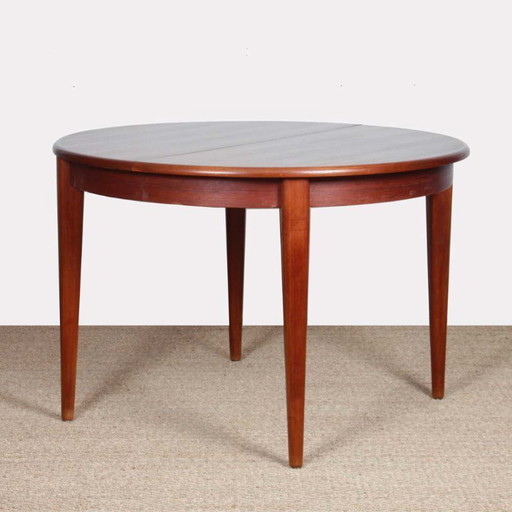 Round extendable teak dining table, 1960