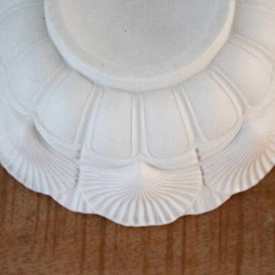 Image 1 of Antike Butterdose aus den 1860er Jahren, Muschelmotiv, Bonbonniere aus Steingut